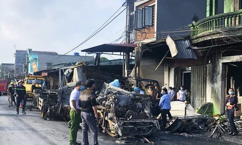 Container lao vào nhà dân bốc cháy, tài xế tử vong