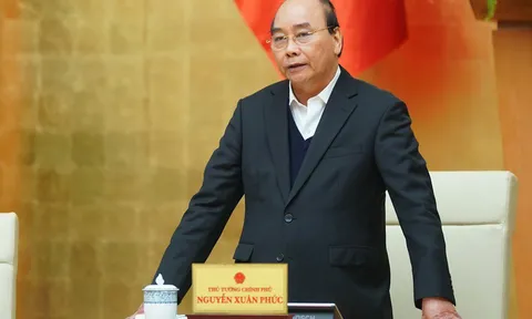 Tạm dừng các chuyến bay thương mại từ nước ngoài, giãn cách xã hội nơi có nguy cơ cao