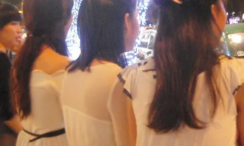 Gái bao thời hiện đại (kỳ 3): Giả danh trí thức để "làm giá"