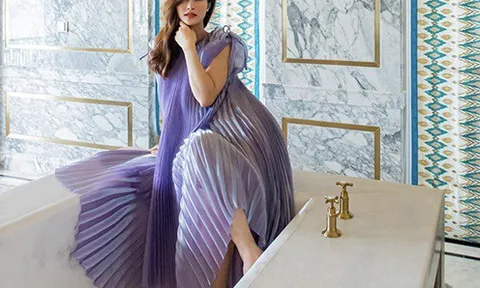 Váy bầu hợp trend của Đông Nhi